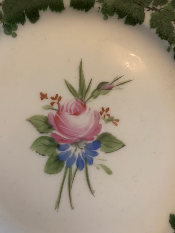 Porcelæn, Tallerkner og fade