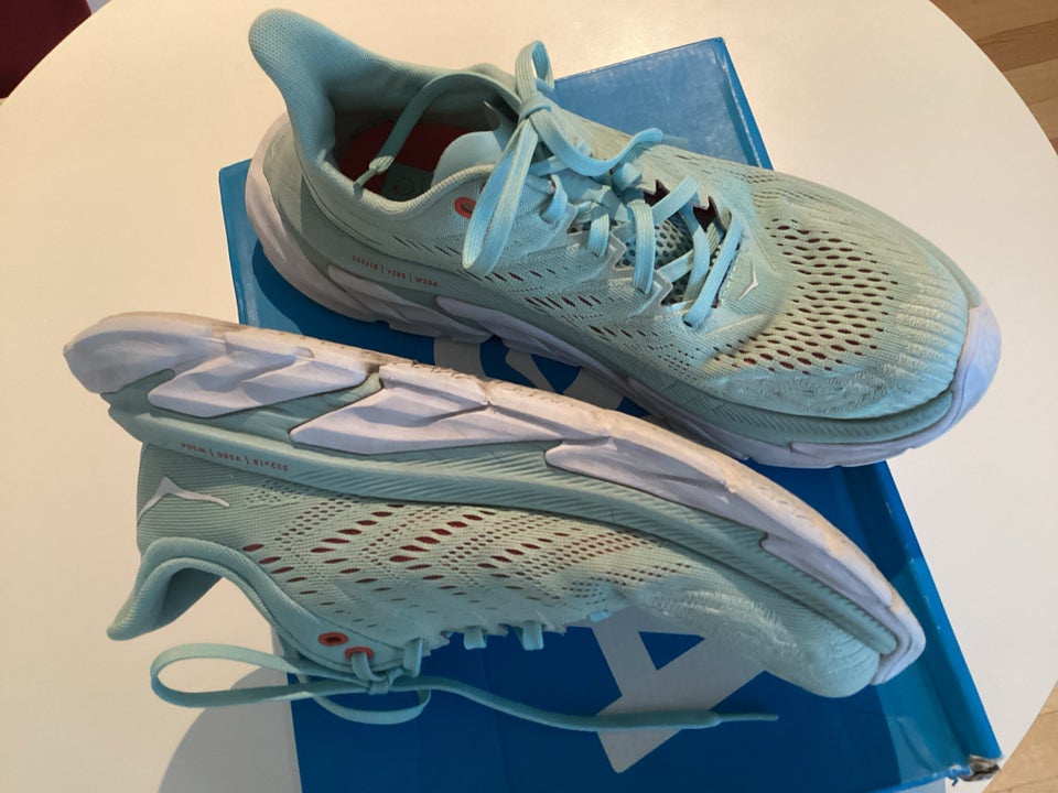 Løbesko, Hoka Clifton Edge, Hoka