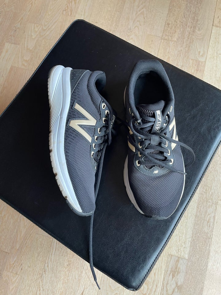 Kondisko, str. 39, New balance