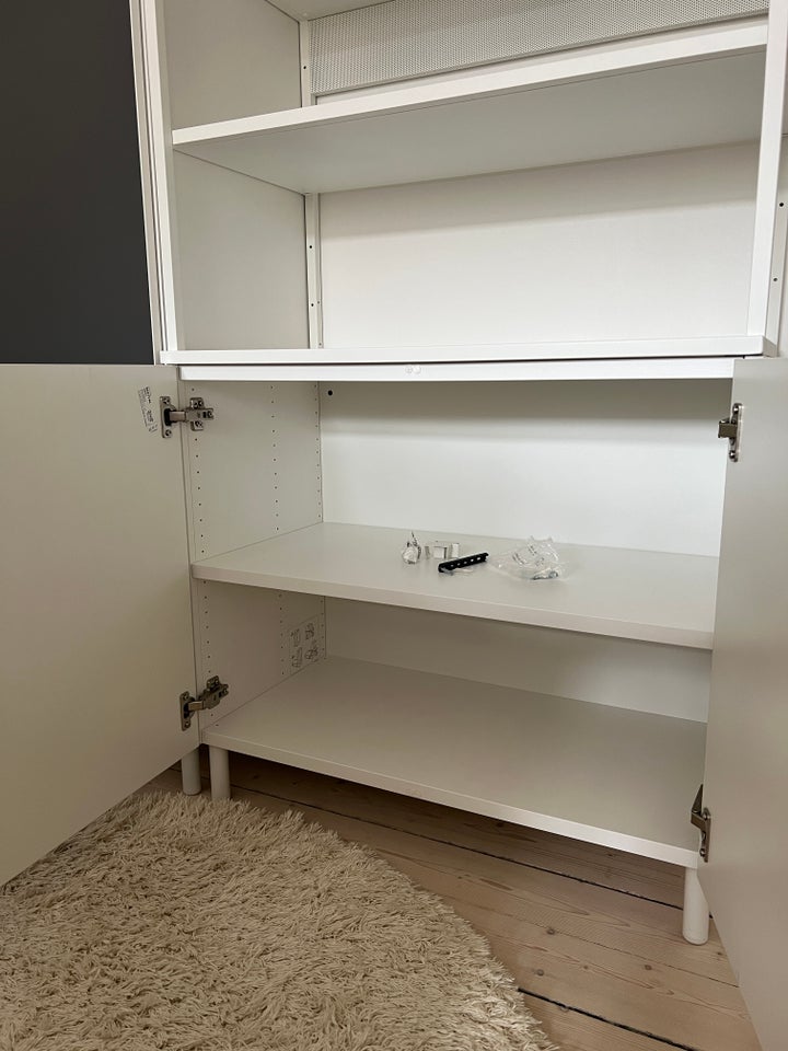 Garderobeskab IKEA