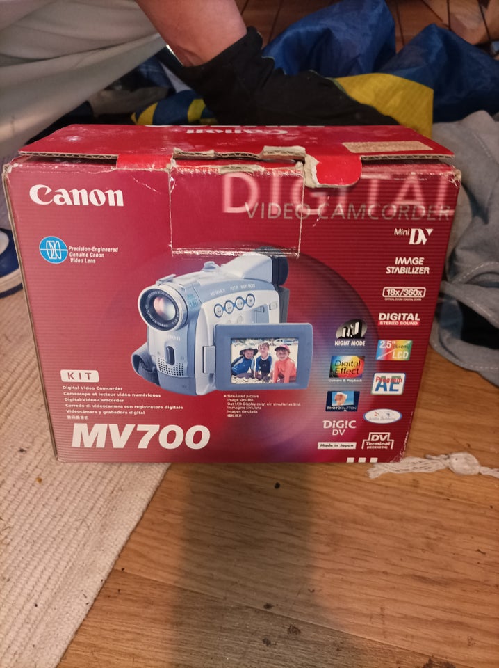 Canon, MV700, 18x360x megapixels