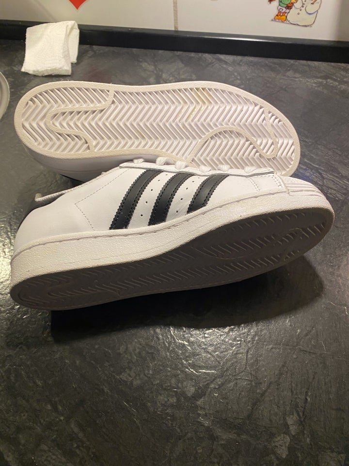 Kondisko, str. 35, Adidas