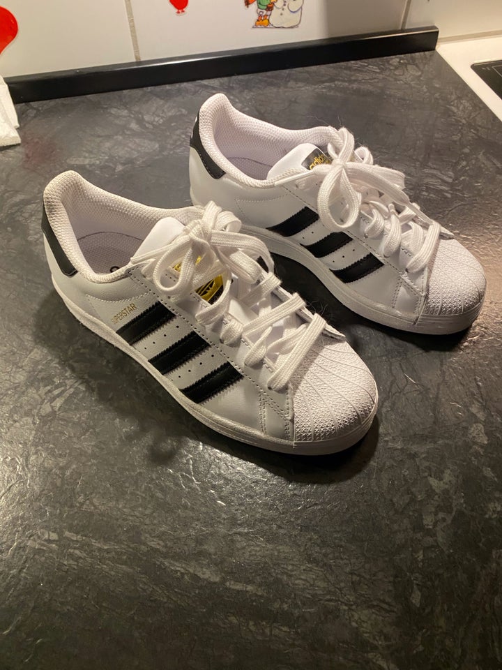 Kondisko, str. 35, Adidas