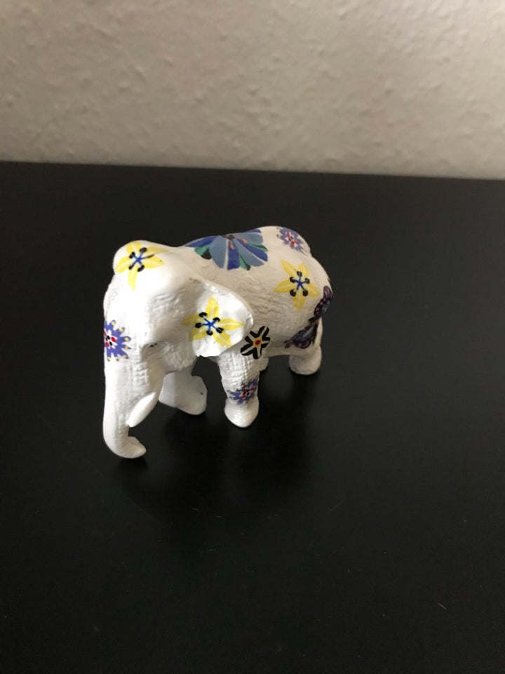 Elefant i hvid med håndmalet