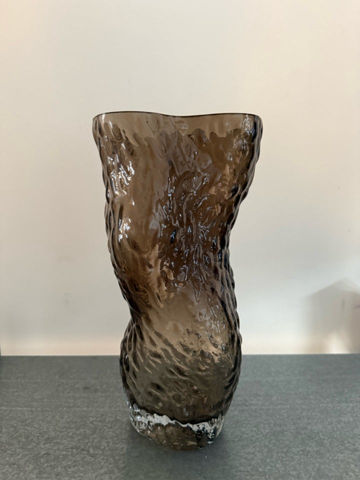 Ostrea vase, smoke, Hein Studio