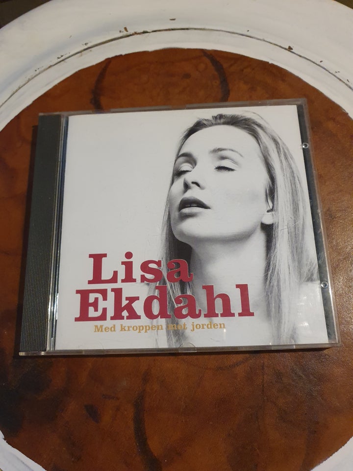 Lisa Ekdahl: Med kroppen mot