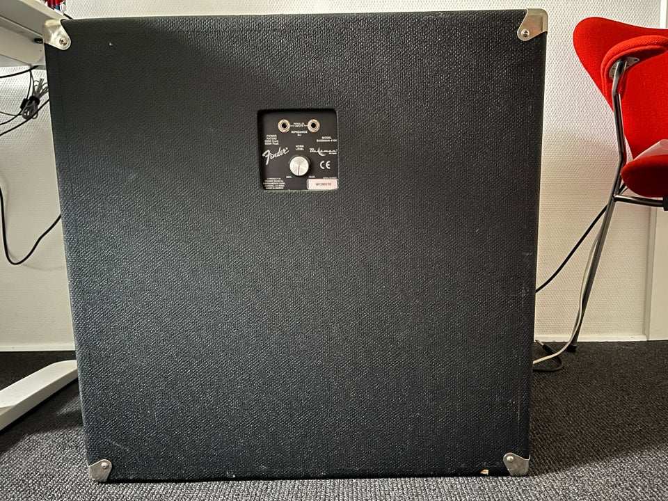 Baskabinet, Fender Bassmn, 300 W