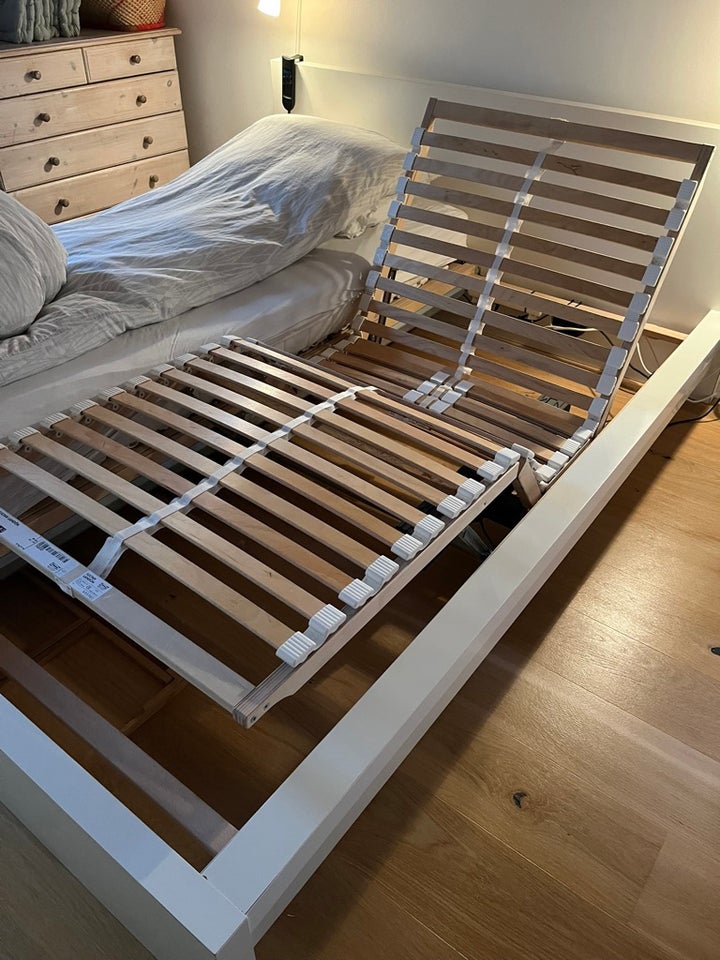 Elevationsseng, IKEA, b: 160 l: 200