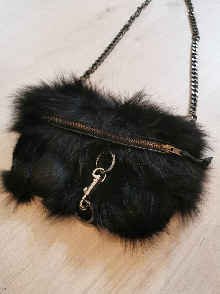 Crossbody, Cosy concept fur pels