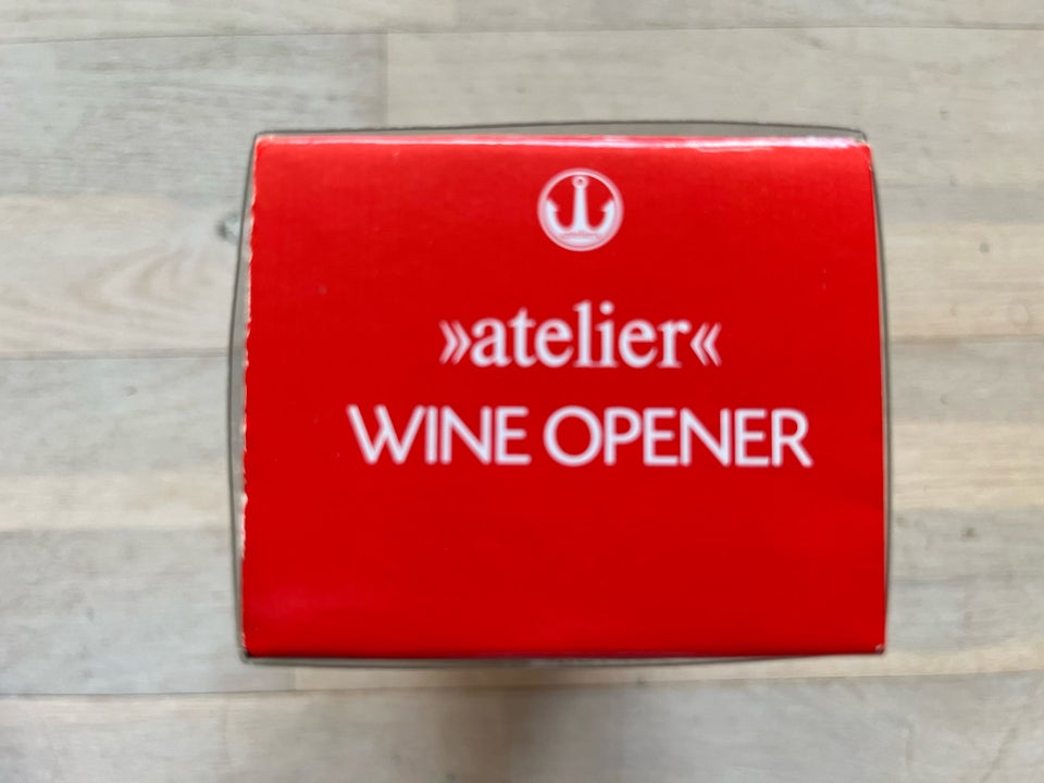 “Atelier” Wine opener