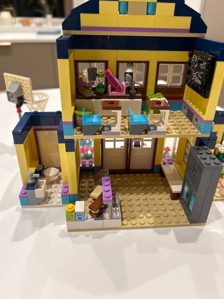 Lego Friends, Heartlake