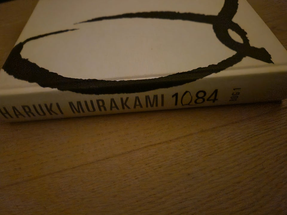 1Q84, Haruki Murakami, genre: