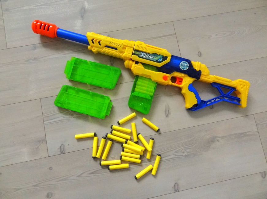 Våben, Nerf Xshot + 3 magasiner og +