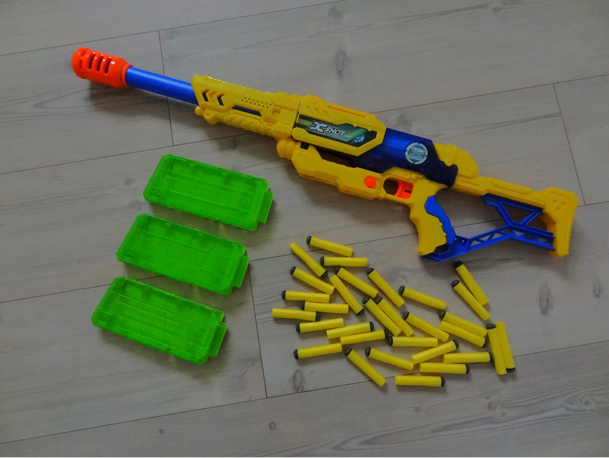 Våben, Nerf Xshot + 3 magasiner og +