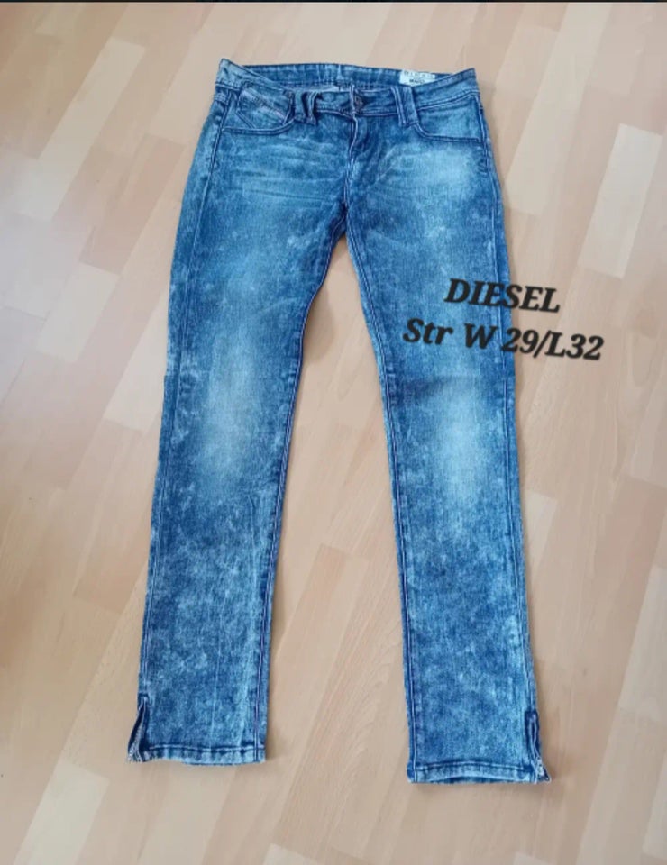 Jeans, Diesel, str. 29