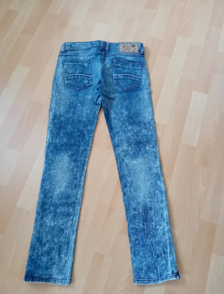 Jeans, Diesel, str. 29