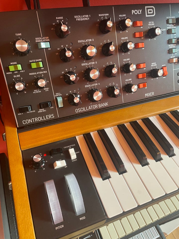 Synthesizer, Behringer Poly D