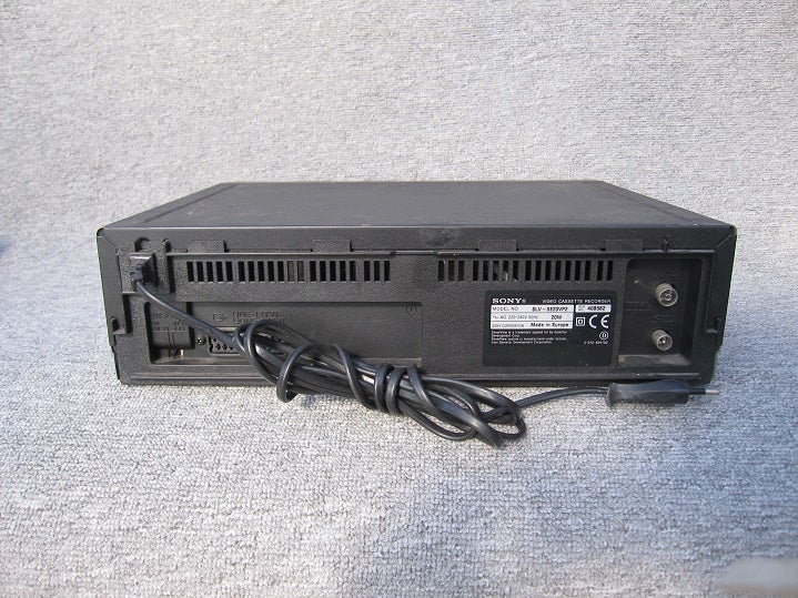 VHS videomaskine, Sony, SLV-SE20