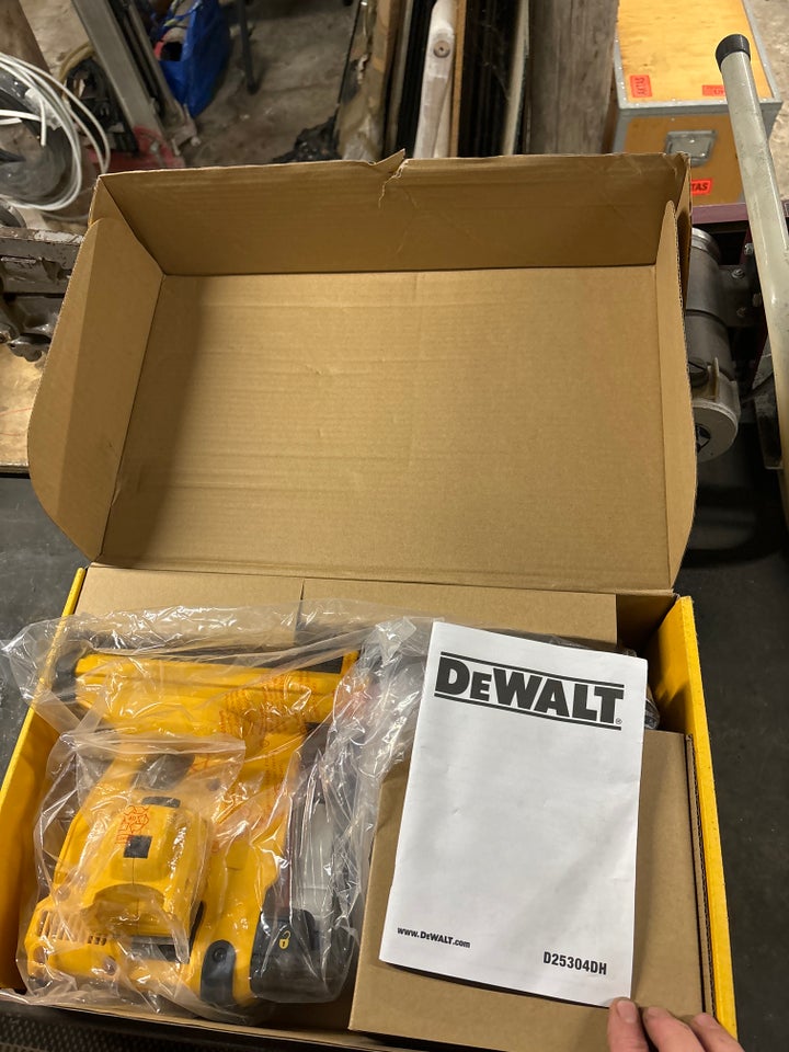 Borehammer, DeWalt