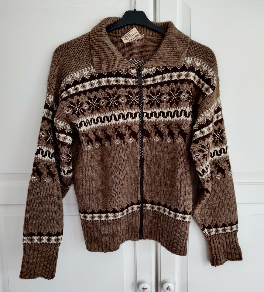 Cardigan, BS SCANDINAVIAN DESIGN