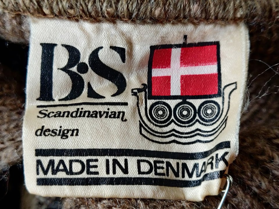 Cardigan, BS SCANDINAVIAN DESIGN