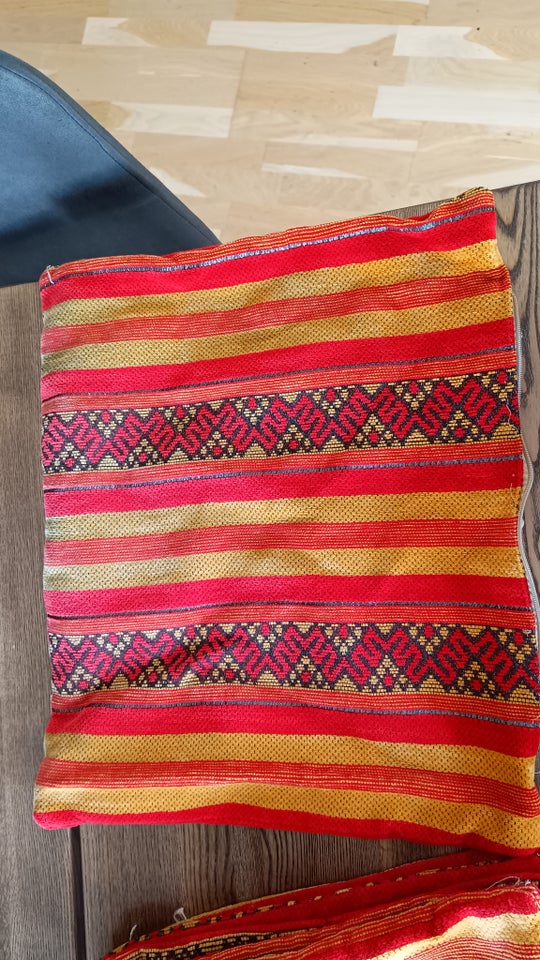 pude, Moroccan pillows