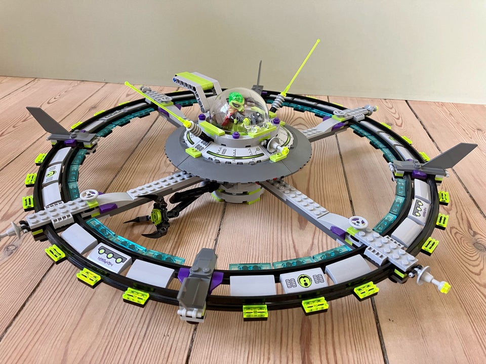 Lego Alien conquest 7065