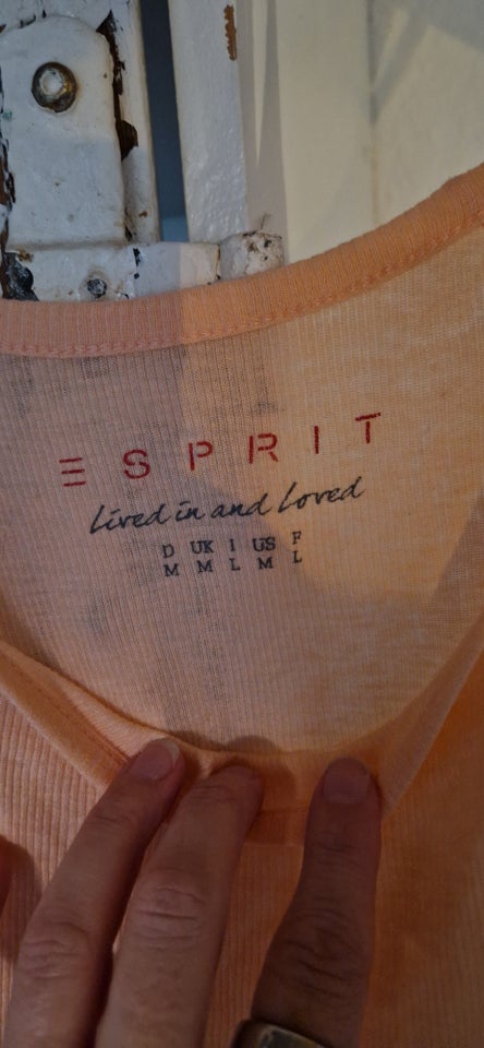 Top, Esprit, str. 38