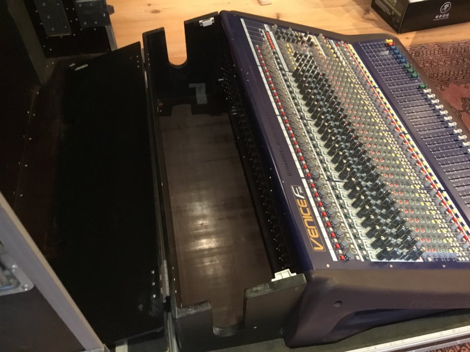 Mixer, Midas Venice F32