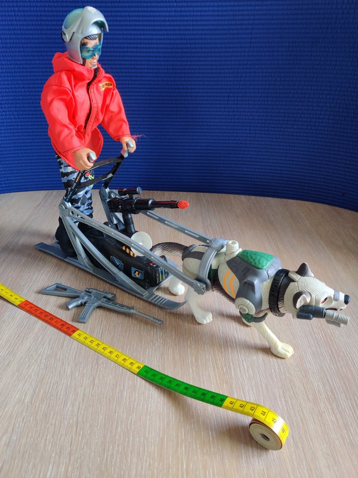 Actionman med hundeslæde