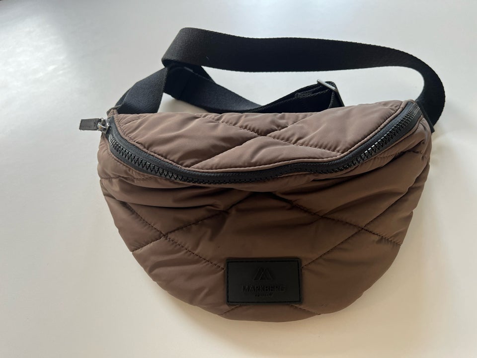 Crossbody, Markberg