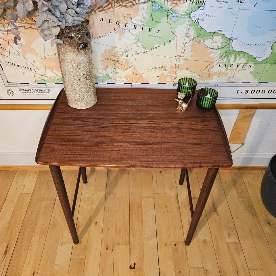 Smukt retro sidebord, Teak