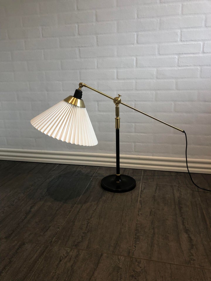 Aage petersen bordlampe