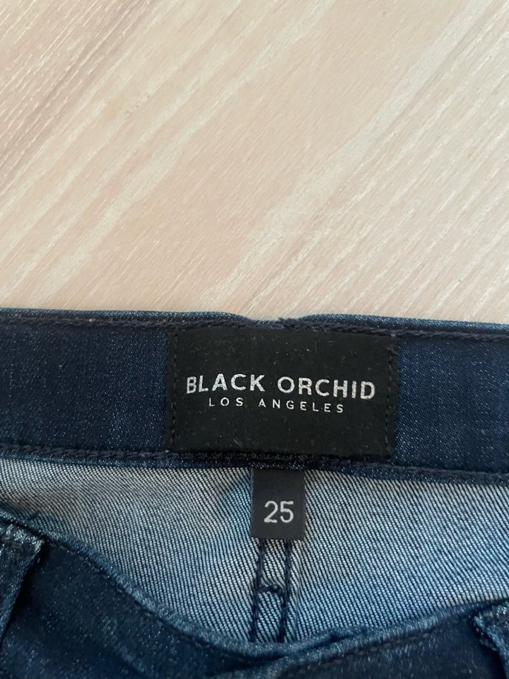 Jeans, Black Orchid, str. 25