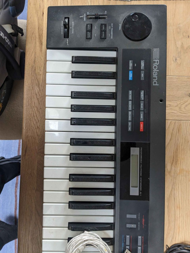 Synthesizer Roland Alpha Juno 1