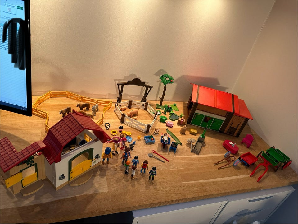 Playmobil, Stald med dyr og