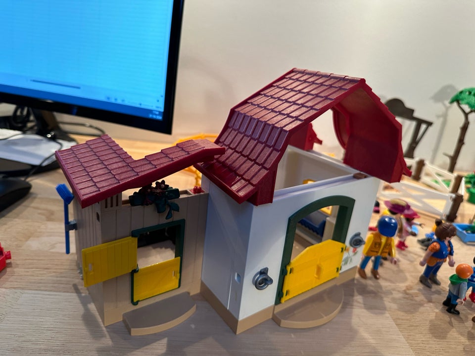 Playmobil, Stald med dyr og