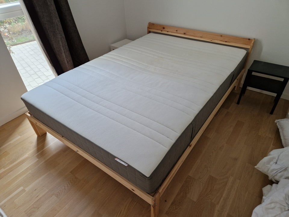 Dobbeltseng, Ikea, b: 140 l: 200 h: