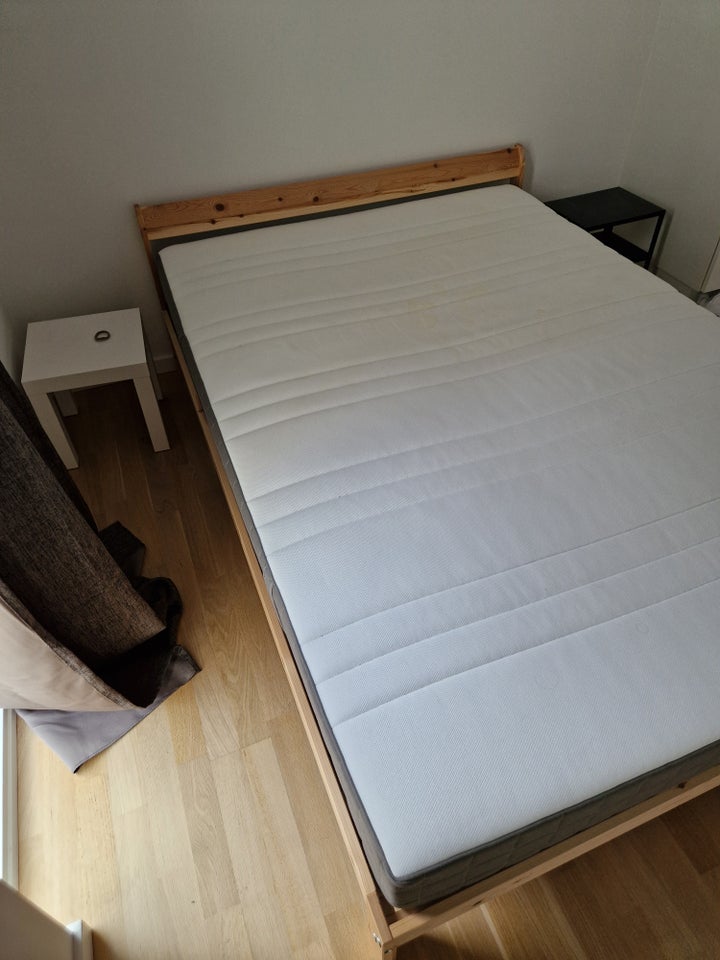 Dobbeltseng, Ikea, b: 140 l: 200 h: