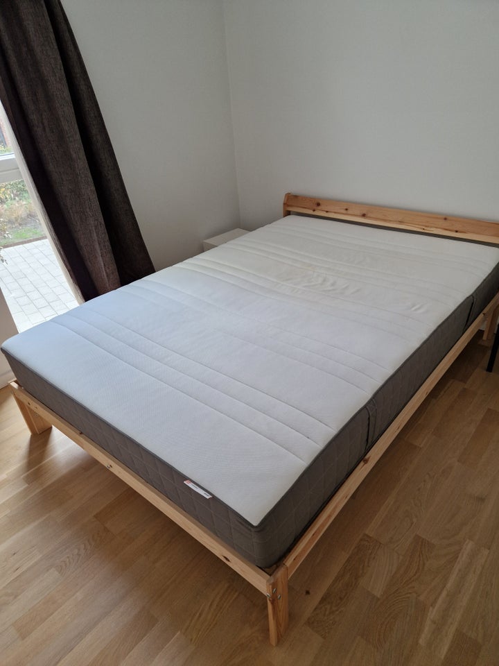 Dobbeltseng, Ikea, b: 140 l: 200 h: