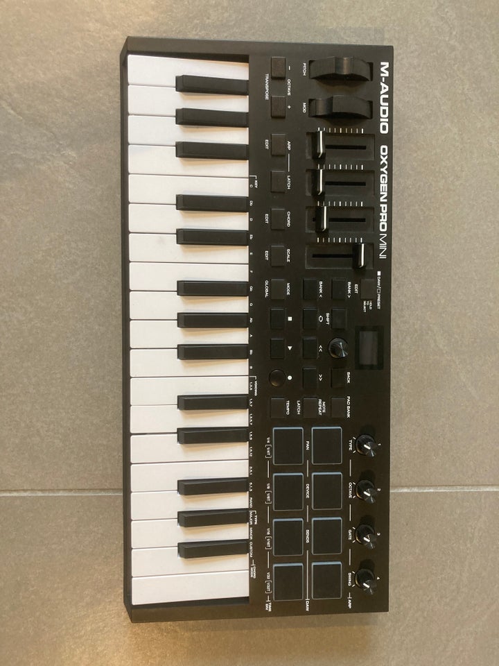 Midi keyboard M-Audio Oxygen pro