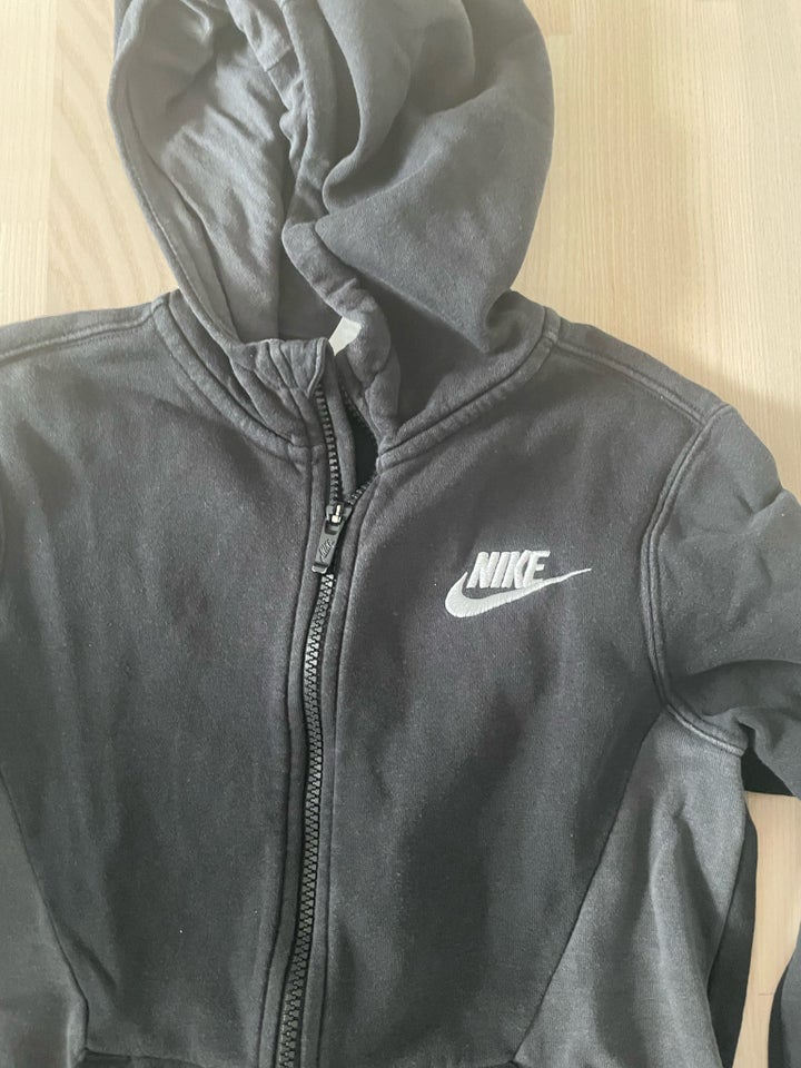 Cardigan, Nike sweatshirt, Nike