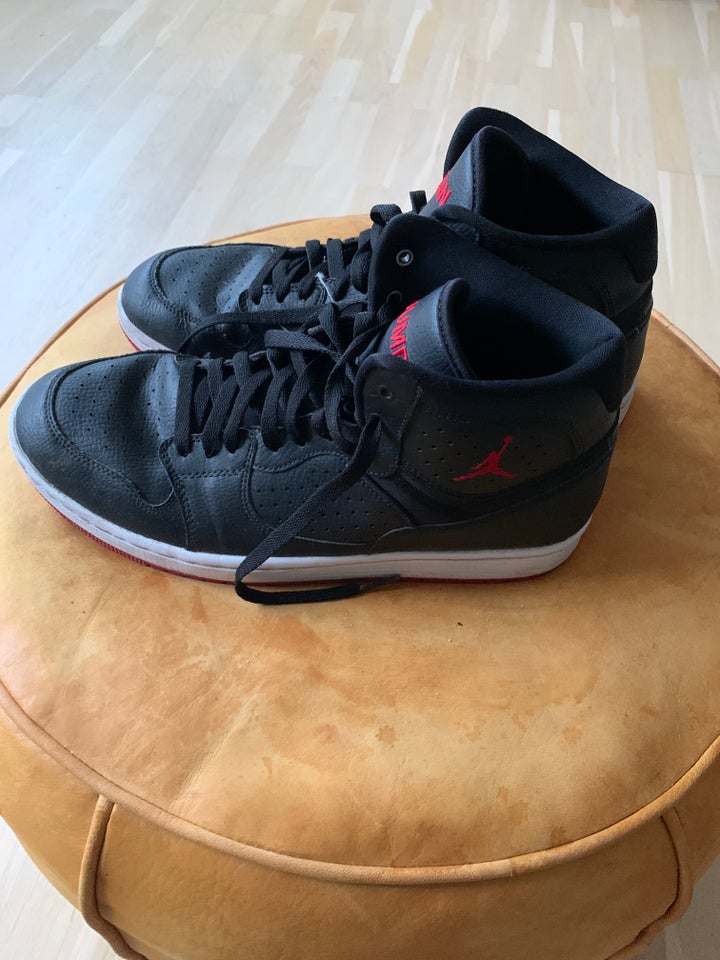 Sneakers, Nike Jordan, str. 45