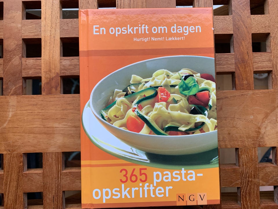 365 pasta-opskrifter, emne: mad og