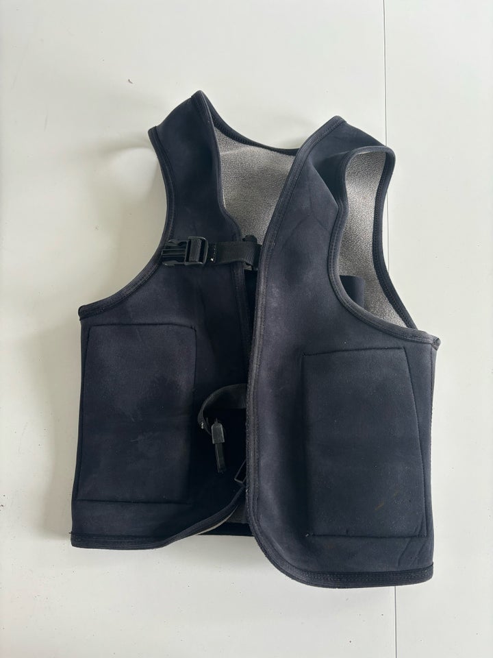 Bly vest