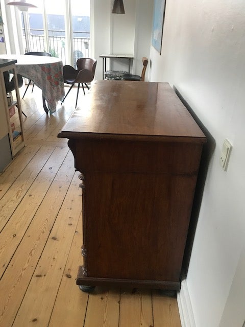 Skænk andet materiale b: 120 d: 55