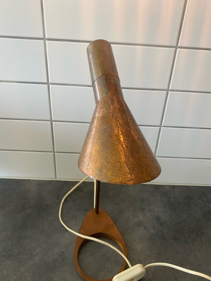 Arne Jacobsen, Sjælden AJ lampe i