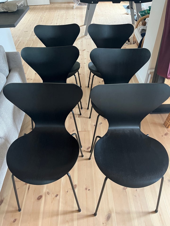 Arne Jacobsen, Serie 7 model 3107