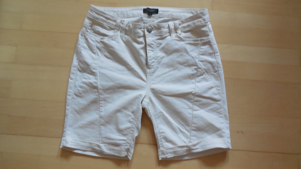 Shorts, Soya concept, str. 42