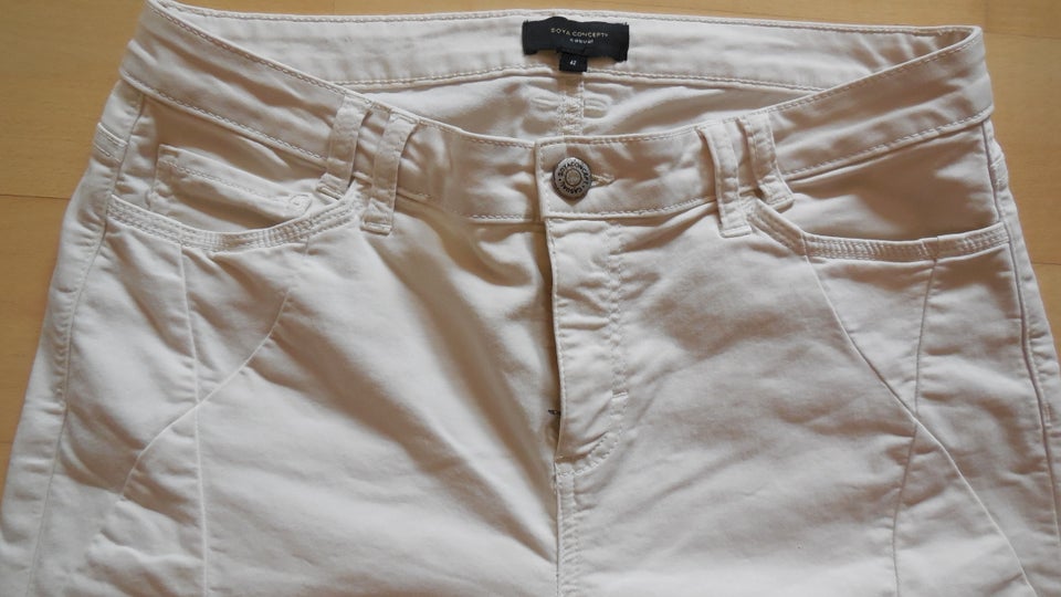 Shorts, Soya concept, str. 42